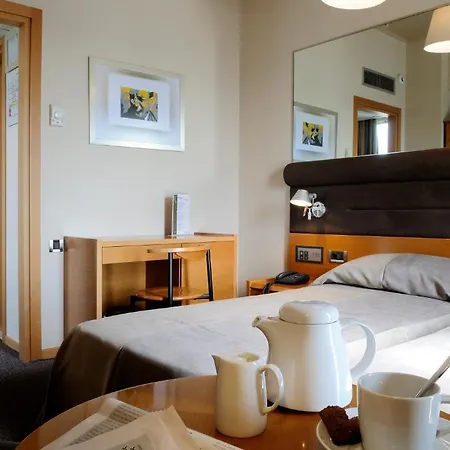 Hotel Maniatis 3*